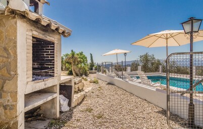 Lovely home in Iznájar