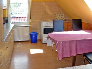 Køleskab, mikrobølgeovn, ovn, opvaskemaskine