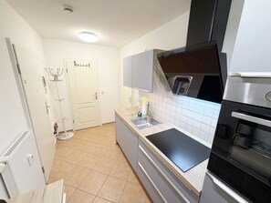 Frigorifero, microonde, forno, lavastoviglie