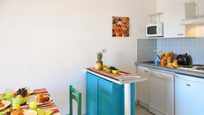 Unclassified image, 4 of 11, button - Gorgeous apartment in Cerbere with swimming pool (Cerbere)