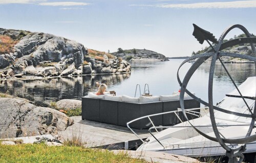 Stunning home in Flekkerøy with WiFi