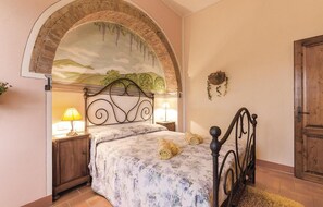 1 bedroom, travel crib, free WiFi, bed sheets