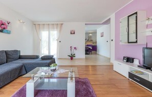 Fernseher, Tischtennisplatte