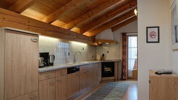 Fridge, oven, dishwasher