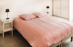 3 bedrooms, travel cot, free WiFi