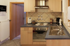 Kühlschrank, Mikrowelle, Ofen