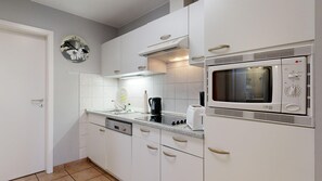 Kühlschrank, Mikrowelle, Geschirrspüler