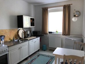 Frigorifero, microonde, forno, macchina per tè/caffè