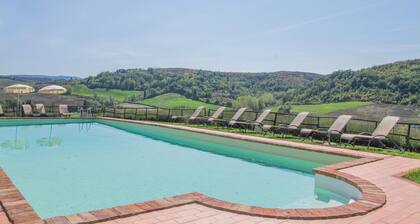 Nice home in Toiano PI with WiFi