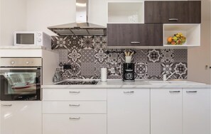 Kühlschrank, Herdplatte, Geschirrspüler