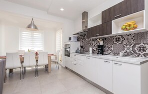 Kühlschrank, Herdplatte, Geschirrspüler