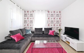 TV, stereo - Amazing home in Zedno (Zedno)
