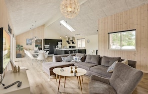 TV, fireplace, DVD player, foosball - Gorgeous home in Vejby with WiFi (Vejby)