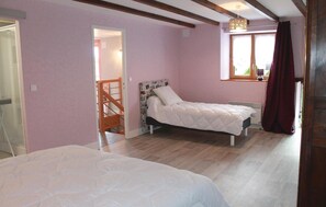 3 chambres, lit parapluie, Wi-Fi gratuit, draps fournis