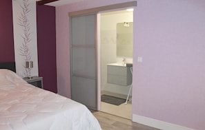 3 habitaciones, cuna de viaje, wifi gratis y ropa de cama 