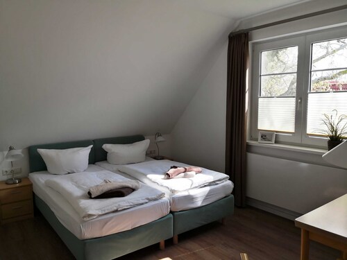 Double room 04 - Guesthouse & Strandhalle