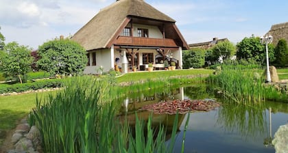 Country holiday home at Teich- Reet covered / Ostseenah / bei Binz - Apartment