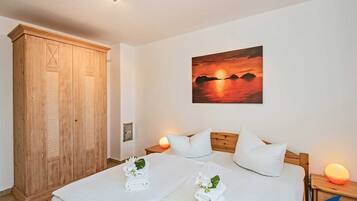 1 Schlafzimmer, Zimmersafe, Bügeleisen/Bügelbrett, Reisekinderbett