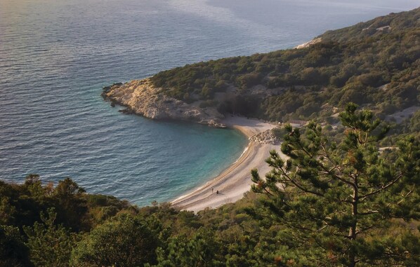 Una playa cerca