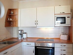 Fridge, microwave, oven, dishwasher - (229) 3-room apartment - apartment complex holiday dreams (Kühlungsborn)