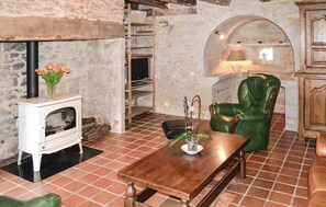 TV, fireplace, DVD player