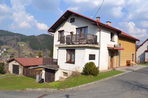 Holiday apartment near the ski lift and natural swimming pool
