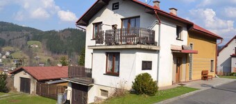 Holiday apartment near the ski lift and natural swimming pool