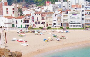 Beach nearby, fishing - 1 bedroom nice apartment in Blanes (Blanes)