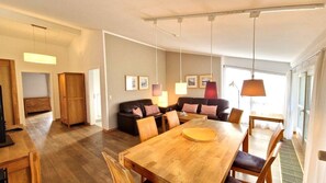 Dining - (95) 3-room apartment - apartment house Sanssouci (Kühlungsborn)