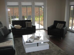 Unclassified image, 4 of 16, button