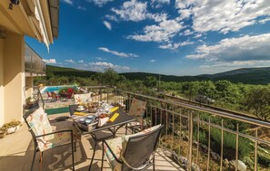 Outdoor dining - Awesome home in Trogir (Trogir)