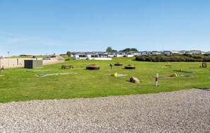 Property grounds - 1 bedroom amazing home in Tranekær (Tranekær)