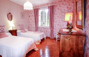 2 bedrooms, free WiFi