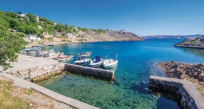 Superbe maison Ă Prizna avec WiFi