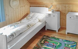 4 soverom, reiseseng for barn, wi-fi (inkludert) og sengetøy