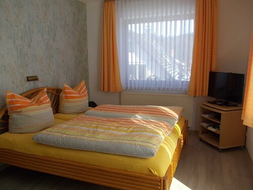 Pension Gästehaus Ehrenberg Double Room 6 with Balcony - Gästehaus Ehrenberg