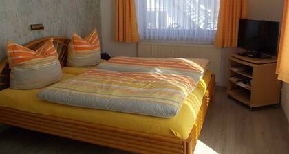 Pension Gästehaus Ehrenberg Double Room 6 with Balcony - Gästehaus Ehrenberg