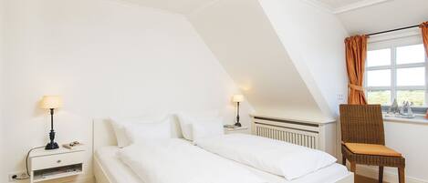 4 bedrooms, iron/ironing board, travel crib, WiFi