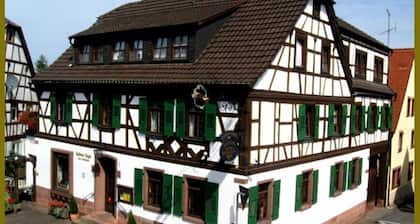 Standard Room Double Bed Nr. 3 - Goldner Engel, Restaurant - Hotel - Butcher