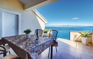 Outdoor dining - Gorgeous apartment in Kali with WiFi (Kali)