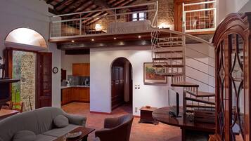 Télévision, cheminée