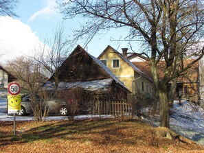 Unclassified image, 5 of 50, button