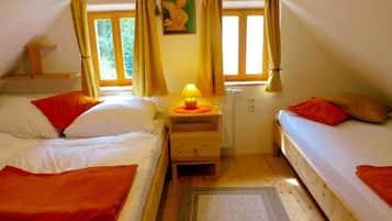3 Schlafzimmer, Schreibtisch, Reisekinderbett, WLAN