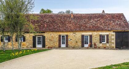 Nice home in Eglise Neuve D'Issac