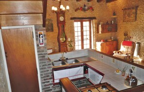 Réfrigérateur, plaque de cuisson, cafetière/bouilloire