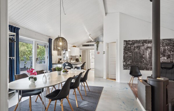 Dining - 4 bedroom cozy home in Brovst (Brovst)