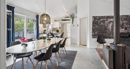 Schönes Haus in Brovst mit Innenpool