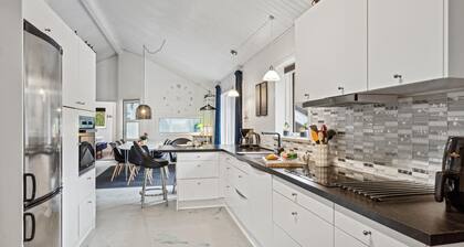 4 bedroom cozy home in Brovst