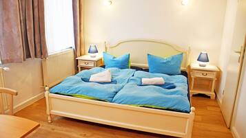 2 Schlafzimmer, Reisekinderbett, WLAN, Bettwäsche