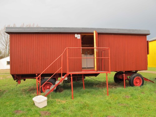 Caravan 5, room on the right - Caravan in the Wangelin garden with summer kitchen -